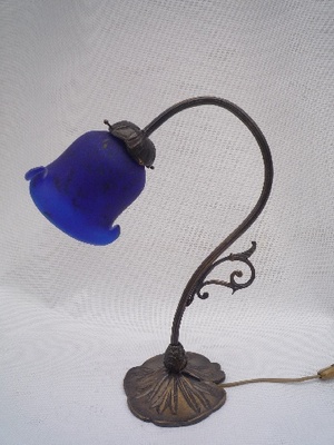 Nymphéa punteggiato lampada blu. Altezza 45 cm. Ottone pasta massiccia vetro - Lampade