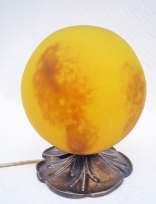 Palla lampada Lotus 17 di miele. Altezza 20 cm. ottone massiccio, pasta di vetro - Lampade