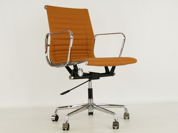 Sedia Eames Alu EA117 - Avana