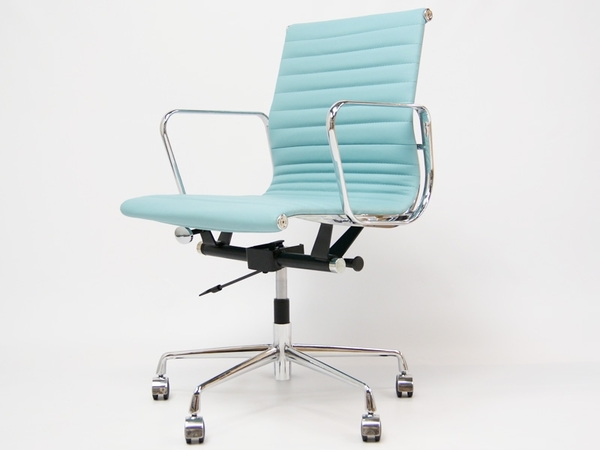 Sedia Eames Alu EA117 - Blu cielo