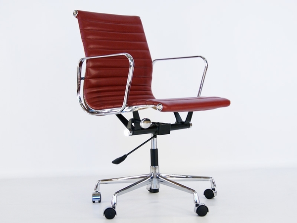 Sedia Eames Alu EA117 - Rosso scuro